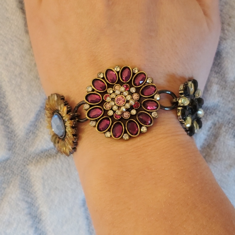 Lucky Brand metal toggle antiqued bracelet, shiney gems, purple,blue, blck&white - Picture 8 of 11
